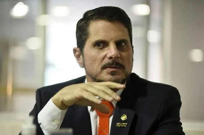 Imagem ilustrativa da imagem Bolsonaro 'não mostrou contrariedade' ao golpe, diz Marcos do Val à PF