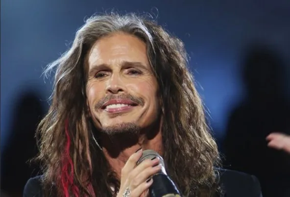 Imagem ilustrativa da imagem Vocalista do Aerosmith, Steven Tyler é indiciado por abuso sexual