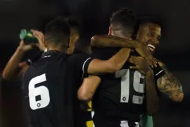 Imagem ilustrativa da imagem Botafogo derrota Madureira em jogo de poucas emoções no Carioca