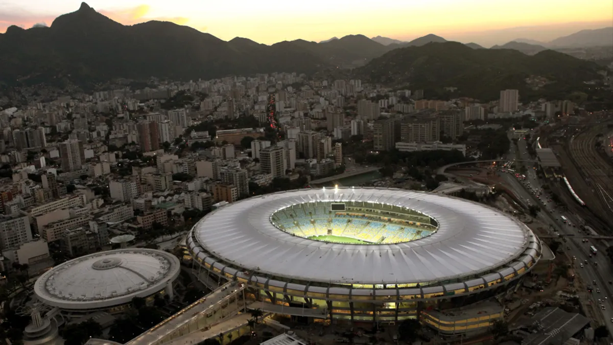 Estádio do Maracanã visto de cima. Foto/reprodução: Wikimedia Commons.