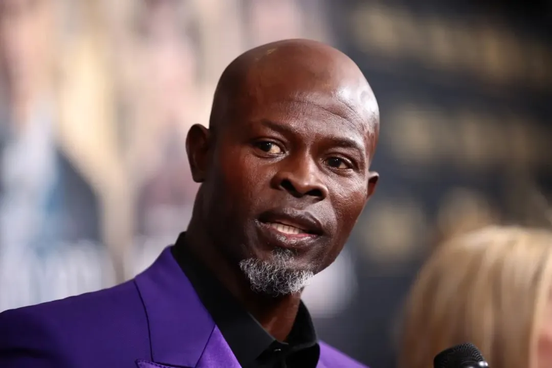 Djimon Hounsou desabafa sobre sentimento de desprezo por Hollywood: “Eu me sinto traído".
