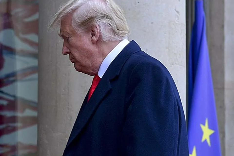 Imagem ilustrativa da imagem Donald Trump vai a Nova York para se entregar após indiciamento