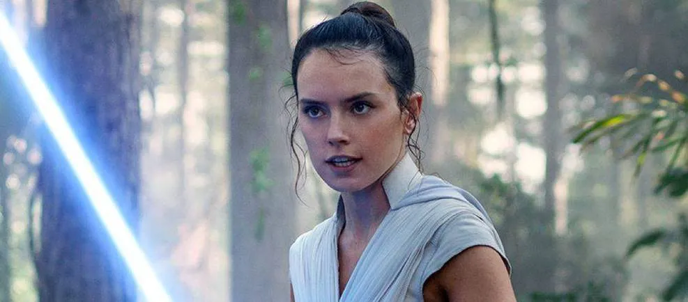 Daisy Ridley voltará a viver Rey em novo filme de Star Wars.
