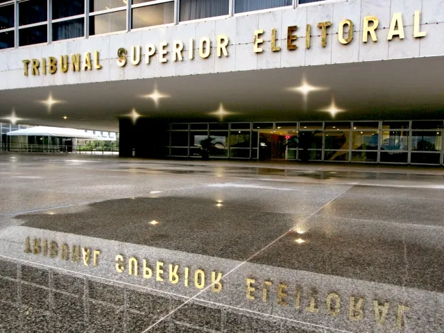 Imagem ilustrativa da imagem TSE nega pedido para tirar sigilo de investigação contra Bolsonaro