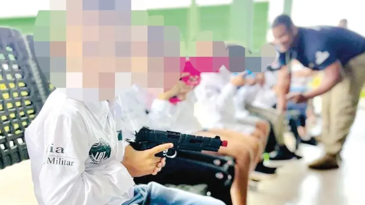 Crianças em curso de tiro em Goiás. Foto/reprodução: redes sociais