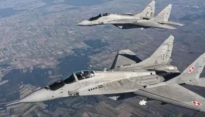 Embaixador russo cita envio de caças F-16 para a Ucrânia e alerta EUA para eventual retaliação.