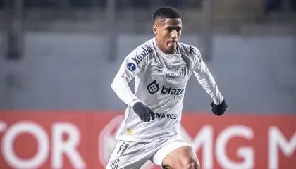 Jogadores do Santos denunciam racismo em jogo contra o Audax pela Libertadores.