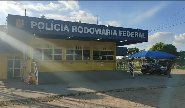 O homem foi preso e encaminhado à Delegacia de Polícia Civil em Abadia de Goiás