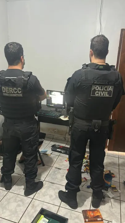 Homem é preso em Rio Verde por armazenar imagens pornográficas.