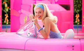 Imagem ilustrativa da imagem Filme Barbie gera onda de buscas em sites de compra e impulsiona a moda rosa