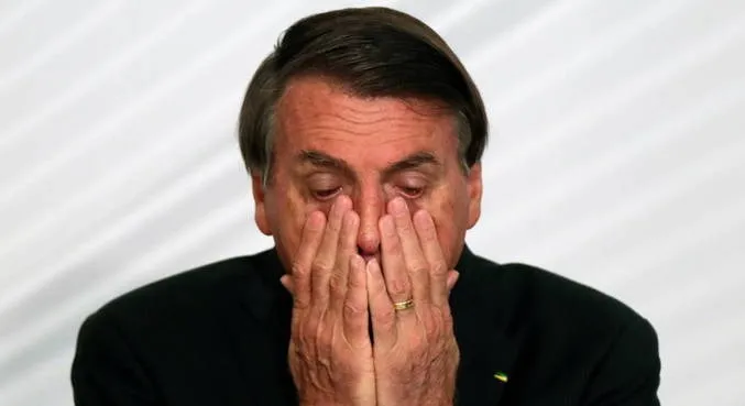 Imagem ilustrativa da imagem Relator do TSE vota para manter Bolsonaro Inelegível