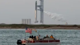 Imagem ilustrativa da imagem SpaceX faz história com lançamento do foguete mais poderoso já construído: Starship