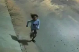 Imagem ilustrativa da imagem Corrida pela vida: criança é flagrada por câmaras fugindo de suspeito de assassina-la