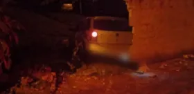 Imagem ilustrativa da imagem Motorista perde o controle atropela duas mulheres e invade casa