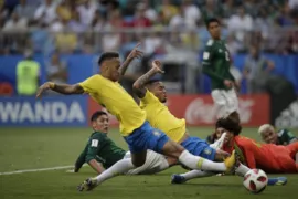 Imagem ilustrativa da imagem Seleção brasileira: Neymar chega a Belém sozinho e com dúvidas sobre sua condição física