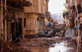 Imagem ilustrativa da imagem Enchentes devastadoras na Líbia deixam mais de 11,3 mil mortos