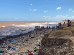 Imagem ilustrativa da imagem Centenas de corpos são encontrados em praia na Líbia