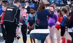Imagem ilustrativa da imagem Vídeo de premiação de ginastas na Irlanda gera acusações de racismo e revolta nas redes sociais