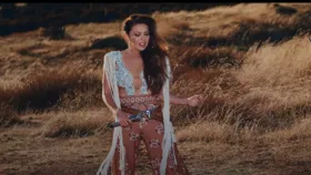 Imagem ilustrativa da imagem Thalia retorna ao regional mexicano com o single 'Bebé, Perdón'