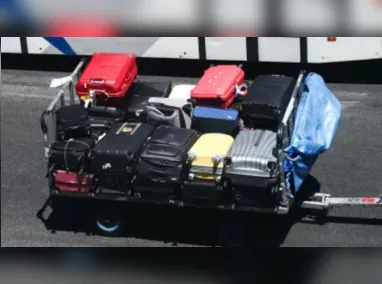 Imagem ilustrativa da imagem PF prende quadrilha que troca etiquetas de bagagens no aeroporto de SP