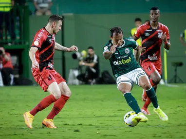 Imagem ilustrativa da imagem Campeonato Brasileiro: Goiás estreia fora de casa contra o Athlético Paranaense; confira o retrospecto