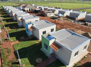 Imagem ilustrativa da imagem Agehab prepara editais de casas a custo zero para 45 municípios