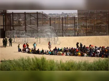 Imagem ilustrativa da imagem Imigração: Governo de Biden irá ampliar muro de fronteira com o México
