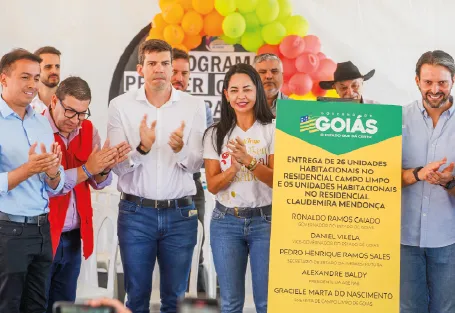 Entrega de casas em Campo Limpo de Goiás teve investimento de R$ 3,4 milhões