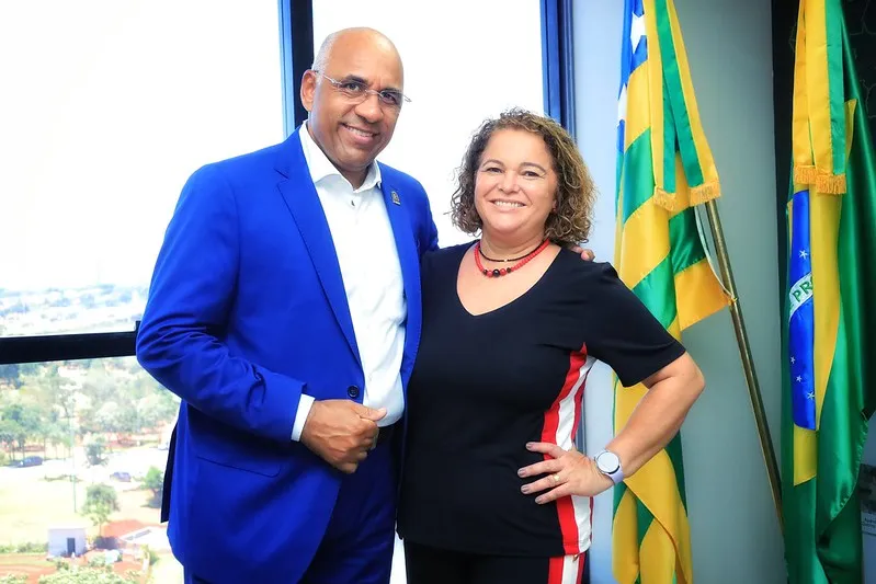 Prefeito Rogério e primeira-dama Thelma Cruz desejam Feliz Natal