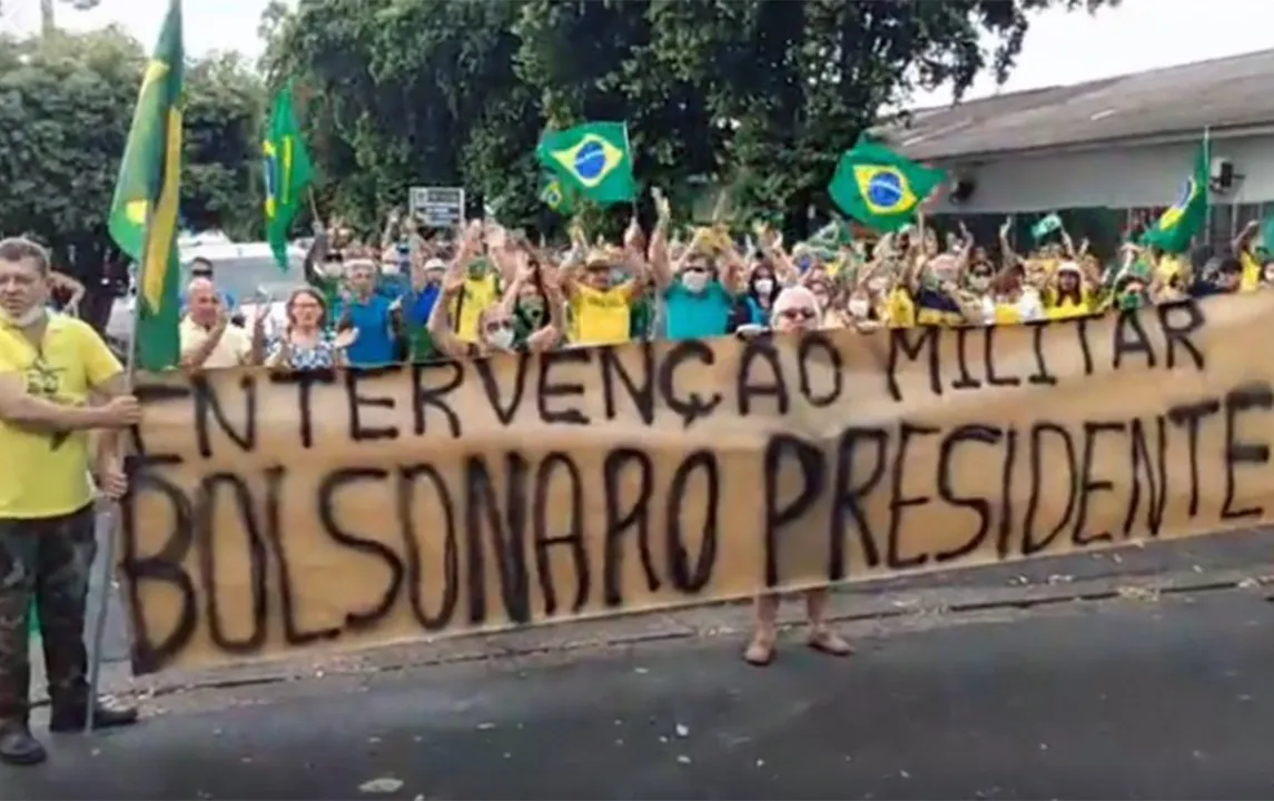 Imagem ilustrativa da imagem 8 de janeiro de 2023: dia em que a democracia brasileira foi atacada