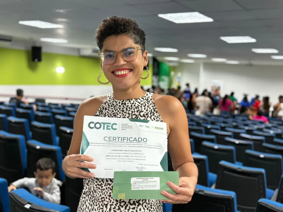Josivana Cunha fez o curso de confeitaria e também foi beneficiada pelo Crédito Social