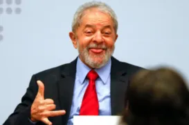 Imagem ilustrativa da imagem Gastos de Lula com cartão corporativo podem chegar a R$ 15 milhões até o natal