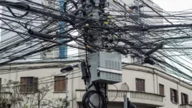 Imagem ilustrativa da imagem Enel é condenada a pagar R$50 mil em indenização a pedreiro atingido por corrente elétrica