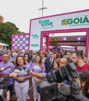 Imagem ilustrativa da imagem Goiás Social Mulher reúne multidão feminina na praça Cívica