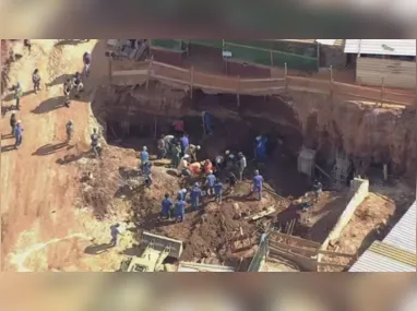 Imagem ilustrativa da imagem Operários morrem soterrados durante construção de supermercado