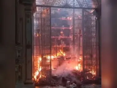 Imagem ilustrativa da imagem Incêndio atinge igreja com mais de 200 anos e danifica artigos de arte barroca