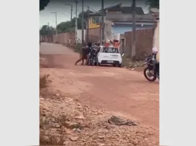 Imagem ilustrativa da imagem Vídeo: funcionários da Equatorial são agredidos enquanto tentavam suspender energia de imóvel