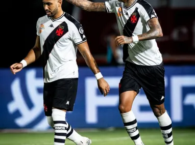 Imagem ilustrativa da imagem Vasco vence Madureira com a volta do time principal em São Januário e lidera o Carioca