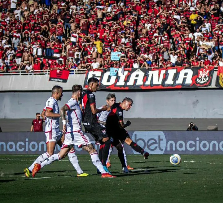 Polêmico: Atlético Goianiense perde para o Flamengo na estreia do Brasileirão