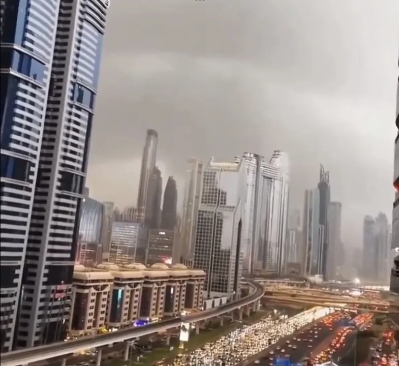 Dubai Cria tempestade artificial