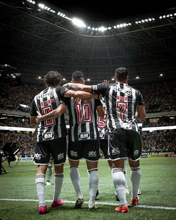 Libertadores: Scarpa faz Dois gols e Galo vence jogando em casa