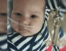 Bebê de 2 meses em estado grave aguarda por vaga em UTI