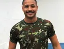 Ex-sargento do exército encontrado desacordado em piscina de rave morre no RJ