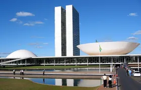 Imagem ilustrativa da imagem Planejamento quer emendas em piso para investimentos, e Planalto insiste em PAC com mais dinheiro