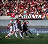 Imagem ilustrativa da imagem Polêmico: Atlético Goianiense perde para o Flamengo na estreia do Brasileirão