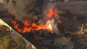 Imagem ilustrativa da imagem Incêndio atinge galpão de recicláveis na zona leste de São Paulo