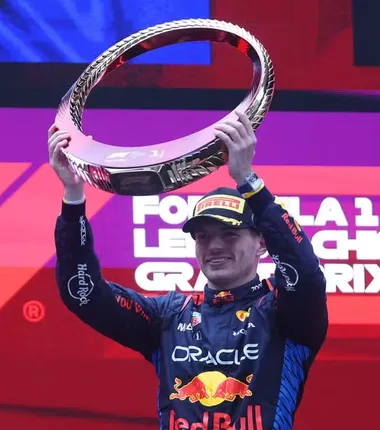 Imagem ilustrativa da imagem Fórmula 1: Max Verstappen vence Gp da China pela primeira vez na carreira
