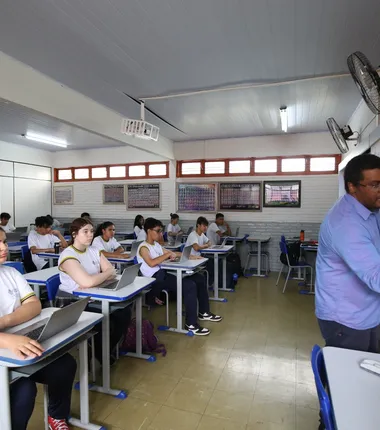 Imagem ilustrativa da imagem Governo de Goiás vai pagar bônus por produtividade a servidores da educação