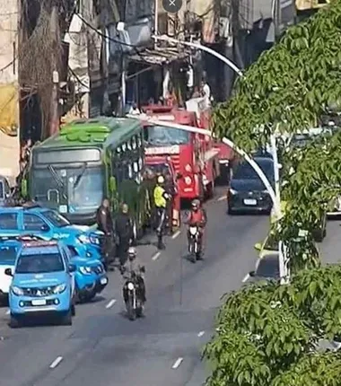 Imagem ilustrativa da imagem Ônibus desgovernado mata uma pessoa e fere outra