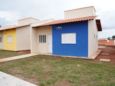 Imagem ilustrativa da imagem Governo de Goiás divulga listas de famílias habilitadas às casas a custo zero em 18 municípios